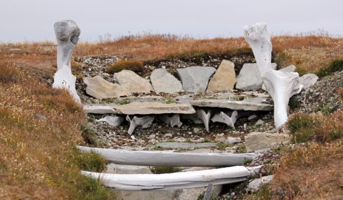 Ancient Thule home, for article on Thule Tradition