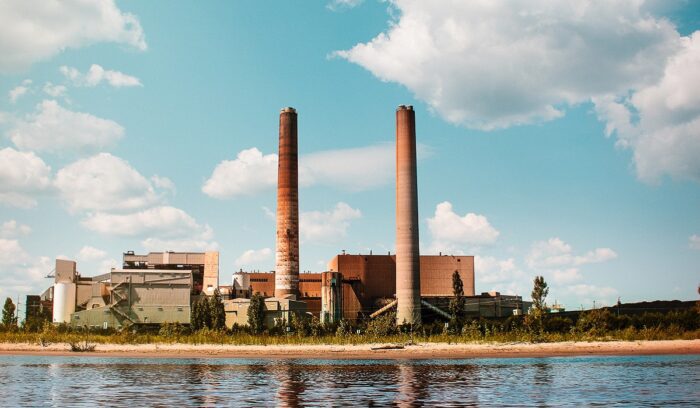 Coal plant by the water, for article on renewable energy capacity