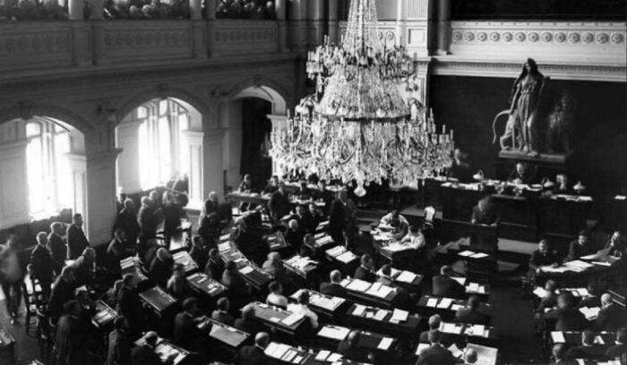 Finland's Eduskunta in 1907, for article on Finnish women parliamentarians
