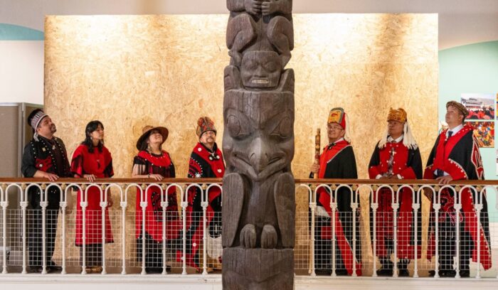 Ni'isjoohl memorial pole, for article on Nisga'a totem pole repatriation