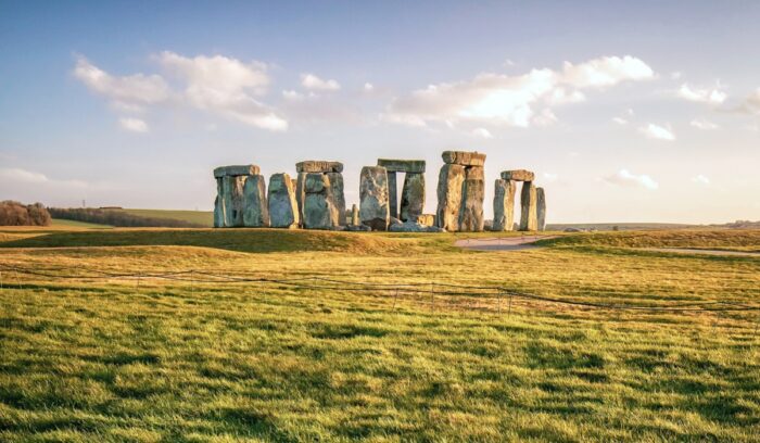image for article on stonehenge construction