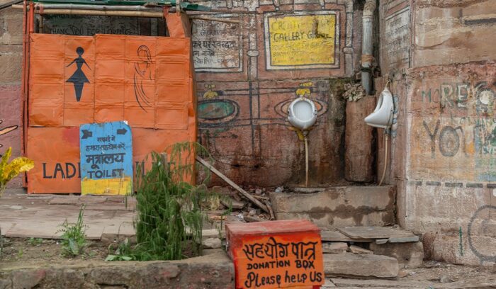 Street toilet in the Indian city of Varanasi, for article on Swachh Bharat Mission