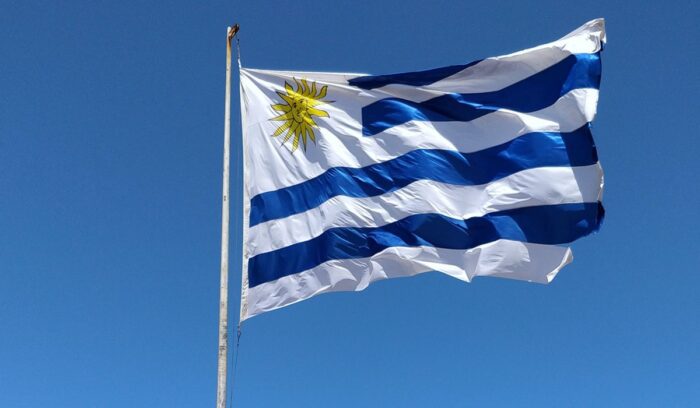 Uruguayan flag, for article on Uruguay renewable electricity