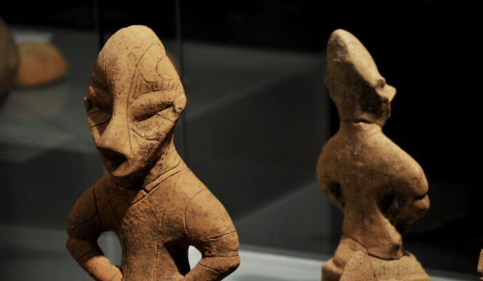 Vinča culture figurine, for article on Vinča symbols