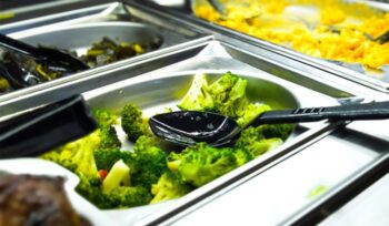 Cafeteria lunch, for article on €1 meal program